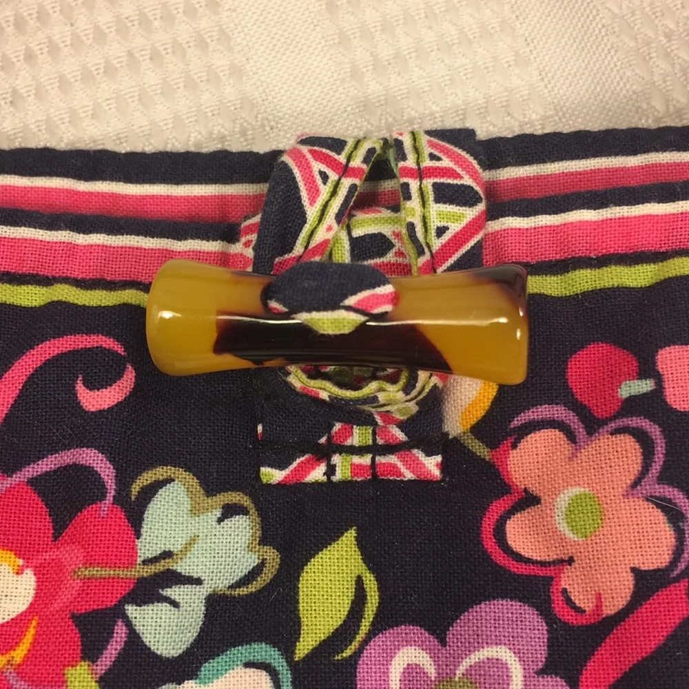 Vera Bradley large tote in excellent condition
